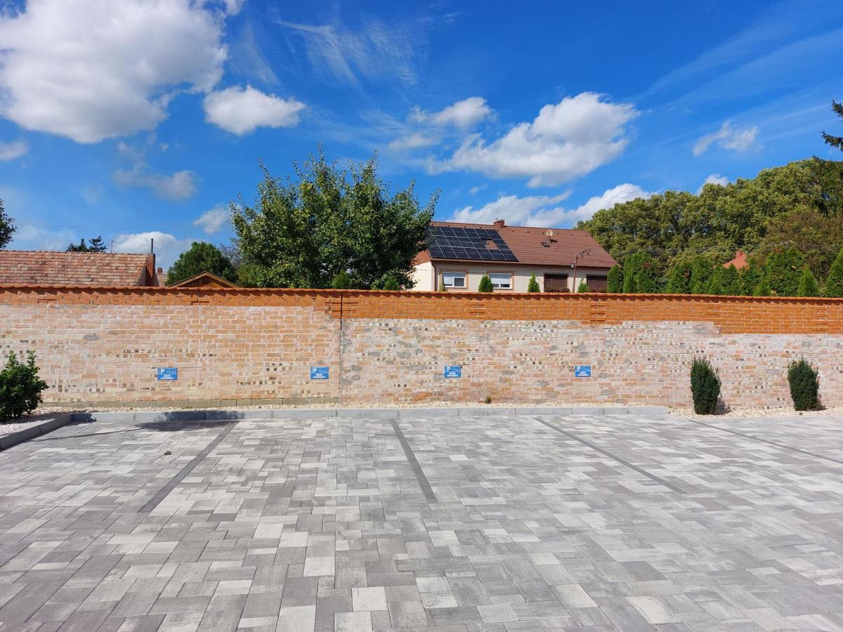 Apartment Linden Apartman 106 - Adults Only